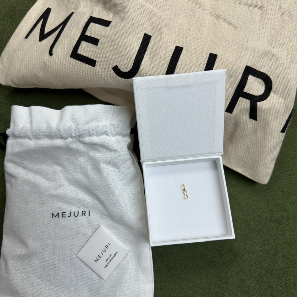 Mejuri Cursive Letter S 14k yellow gold